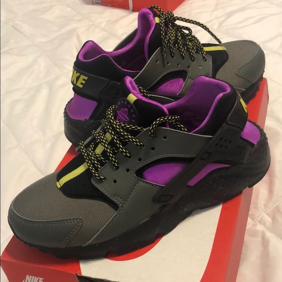 Nike Other - Nike Huarache Run BG SU